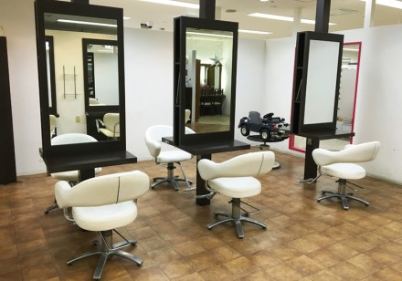 ヘアースプレー中山店