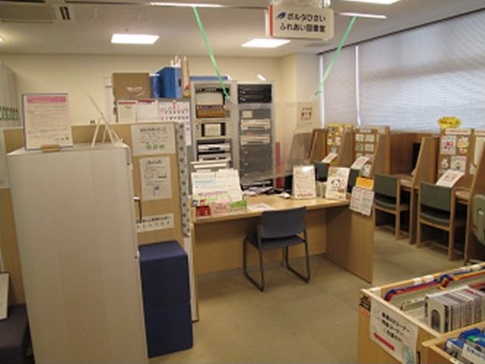 津市役所／図書館／ポルタひさいふれあい図書室